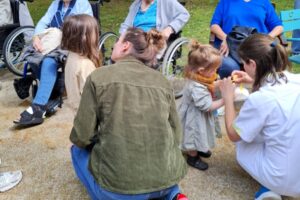 Pâques avec les familles de la crèche du Village !